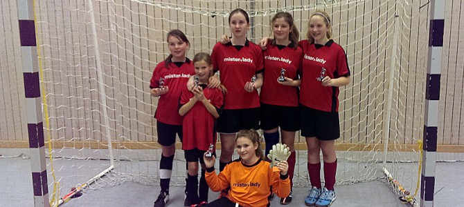 Die Soccergirls geben Gas: Platz 1 und Platz 3 für die Mädels aus Fiegenstall und Ellingen
