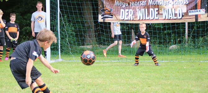 Wilde Kerle Fußballerlebnis in Ellingen: 50 Campteilnehmer – Jonas Röde wird „wildester Kerl“ – Lucas Fackelmeier wird „Spieler des Camps“