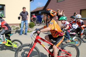 radsport-rennen-schneckenlohe-u7m-rennen02