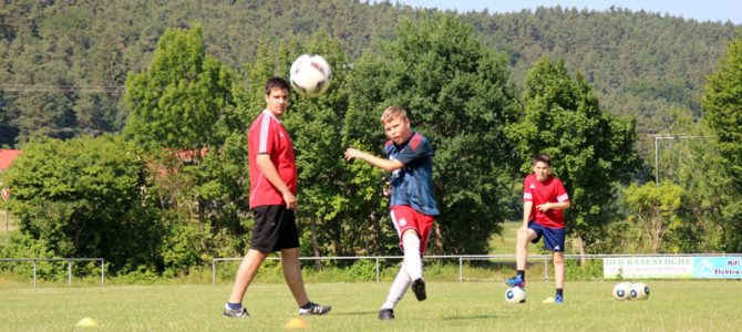 „Fußball auf der Burg“ ein voller Erfolg