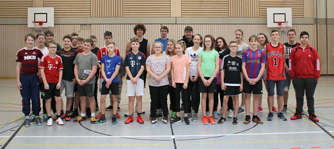 Schnuppertraining der UFC-Basketballer in der Ellinger Schule