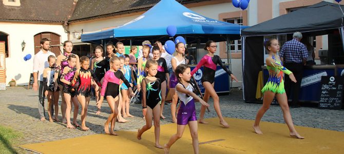 Auftritt der UFC-Sportakrobaten am Fürst Carl Bierfest in Ellingen