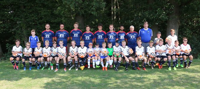 Viel Spaß trotz Regenwetter: Kids for Champions-Fußballcamp beim UFC Ellingen