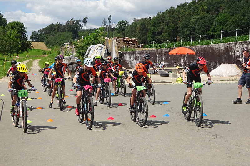 CC-Tag der UFC-Radlkids – ein voller Erfolg CC – Einzelrennen, CC-Staffelrennen und Technikparkour