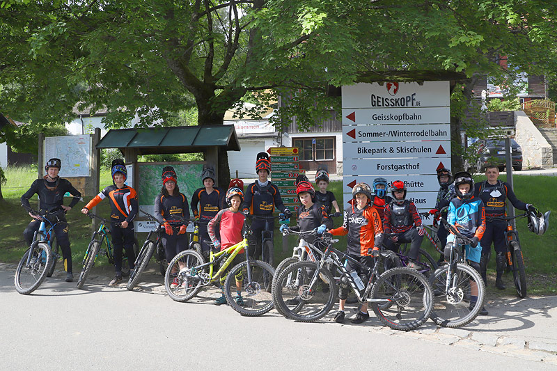 UFC-Enduro Jugend trainiert im Bikepark Geißkopf