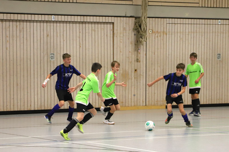 Erstes Fußball-Hallenturnier der Saison beim UFC Ellingen Platz 2 für die UFC-U11; ordentliche Platzierungen für U9 und U13